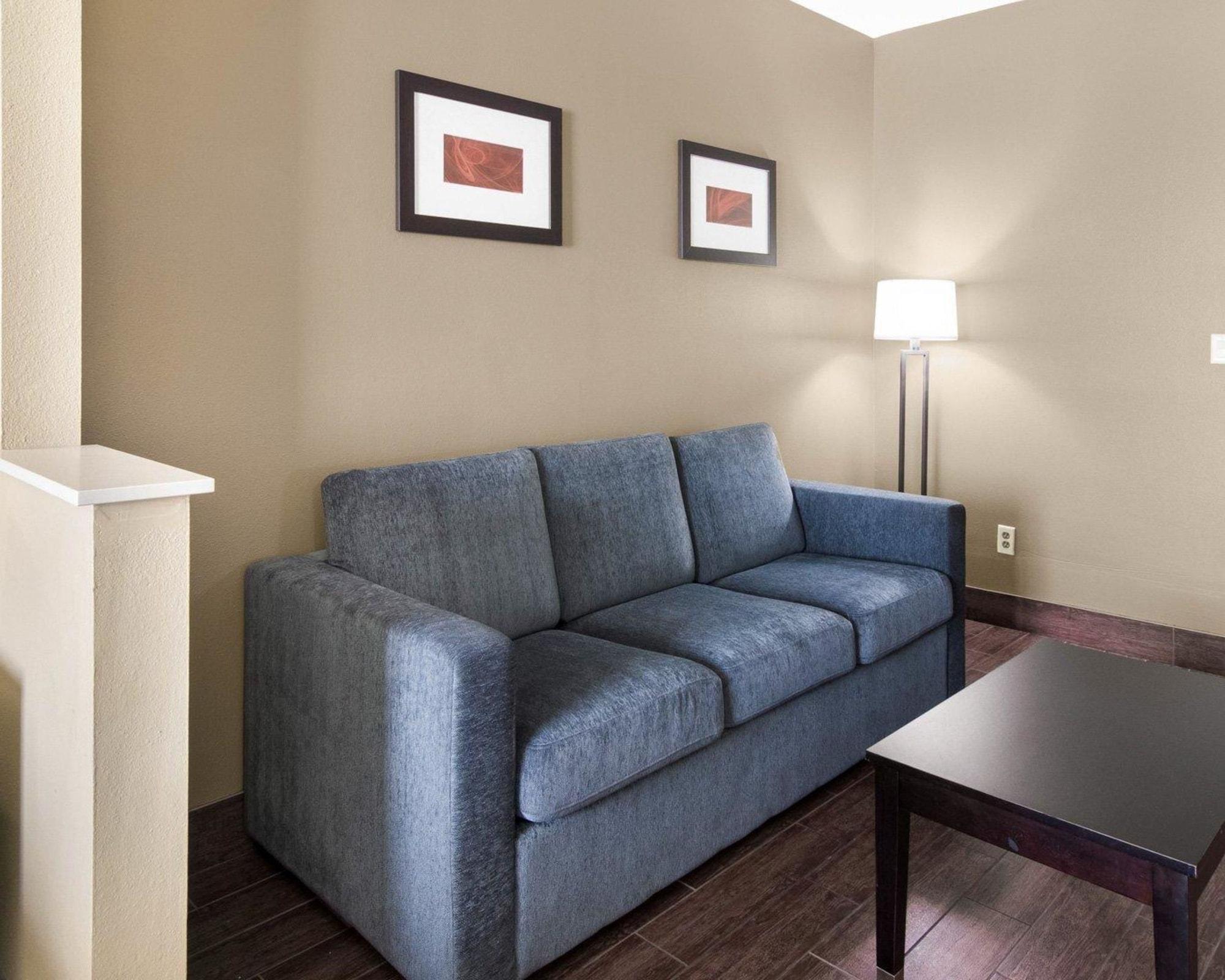 Comfort Suites Odessa Exterior photo