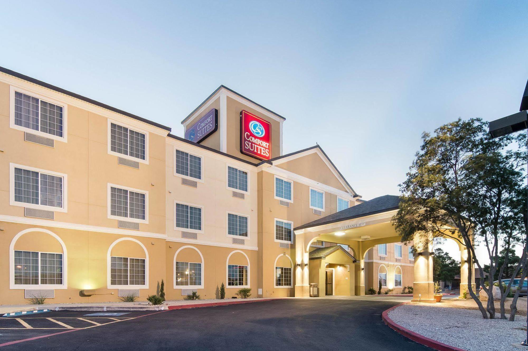 Comfort Suites Odessa Exterior photo