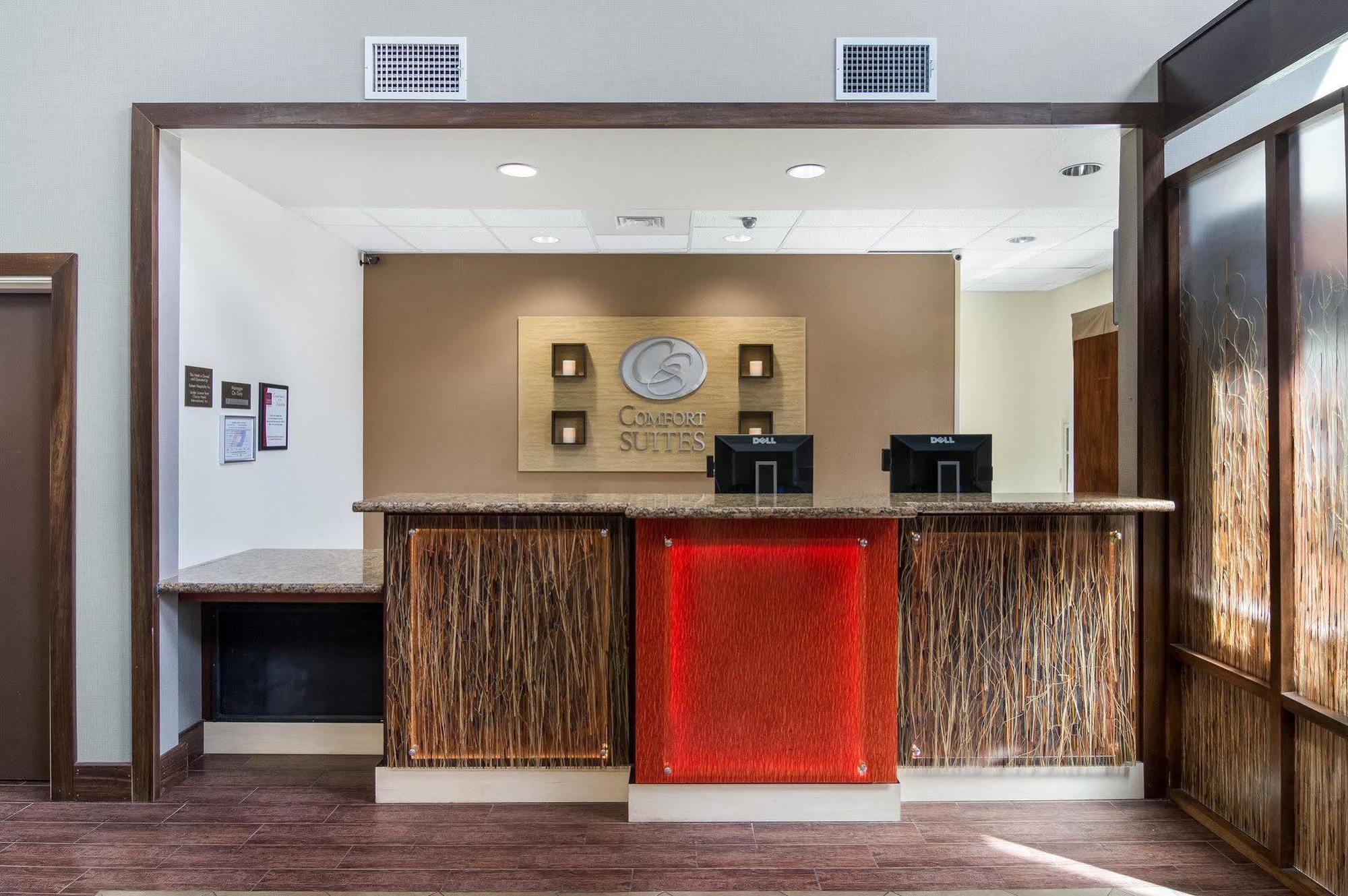 Comfort Suites Odessa Exterior photo