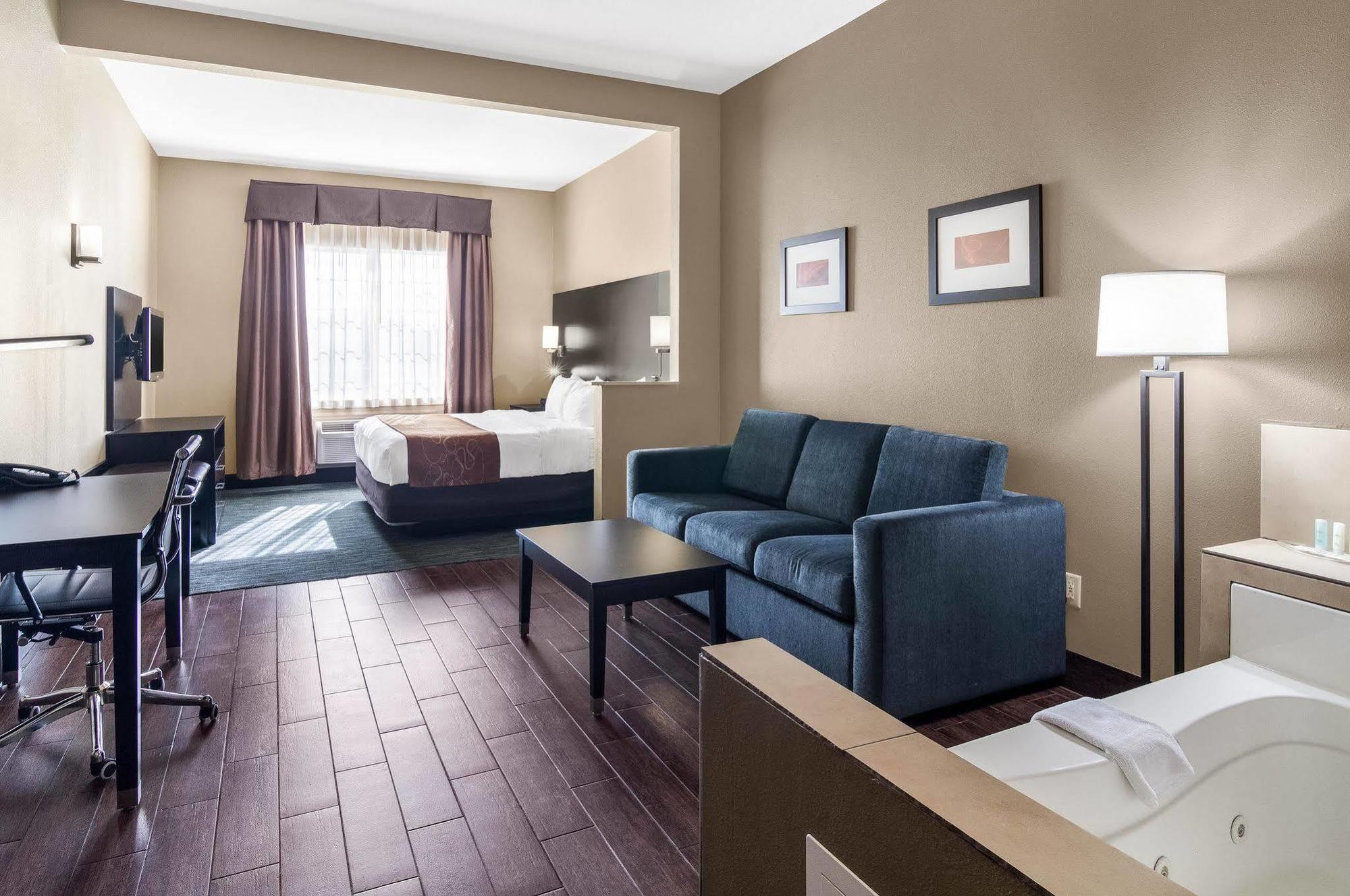Comfort Suites Odessa Exterior photo
