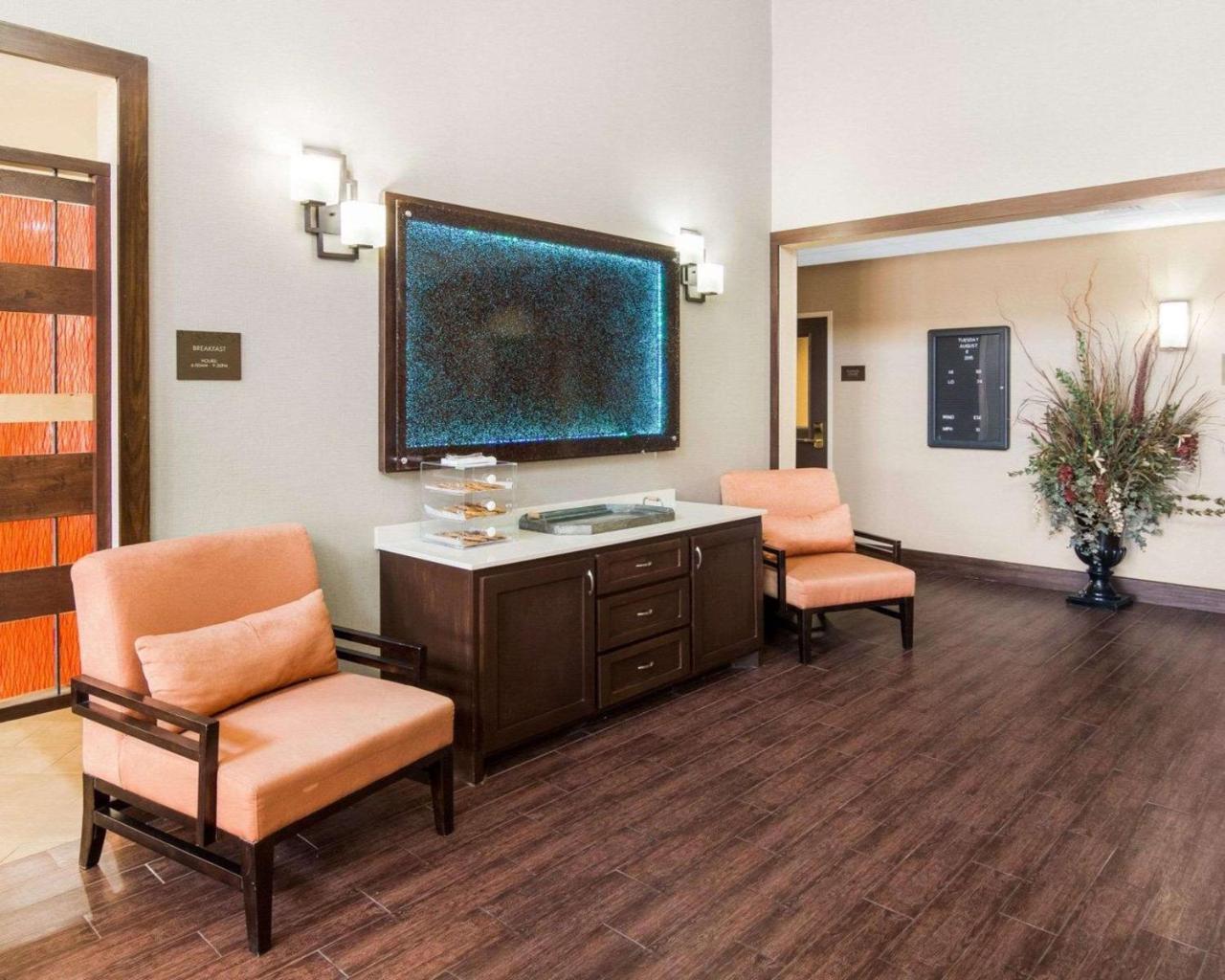 Comfort Suites Odessa Exterior photo