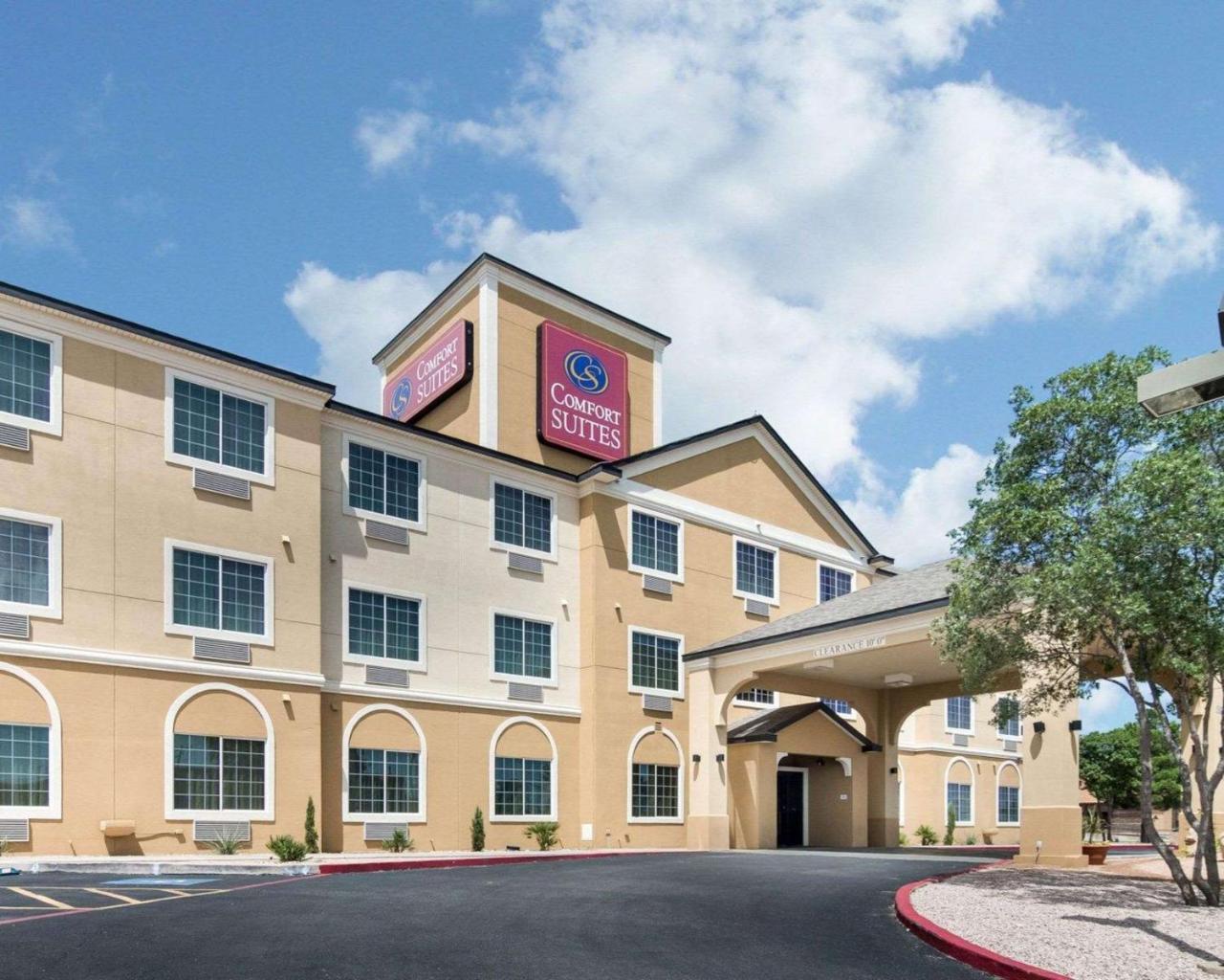 Comfort Suites Odessa Exterior photo