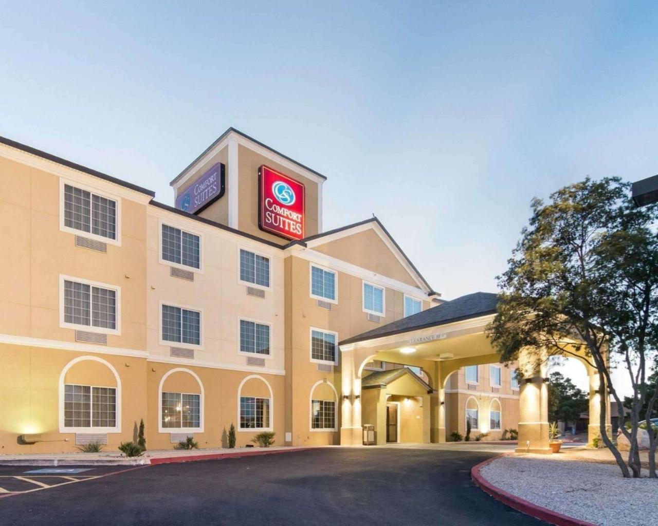 Comfort Suites Odessa Exterior photo